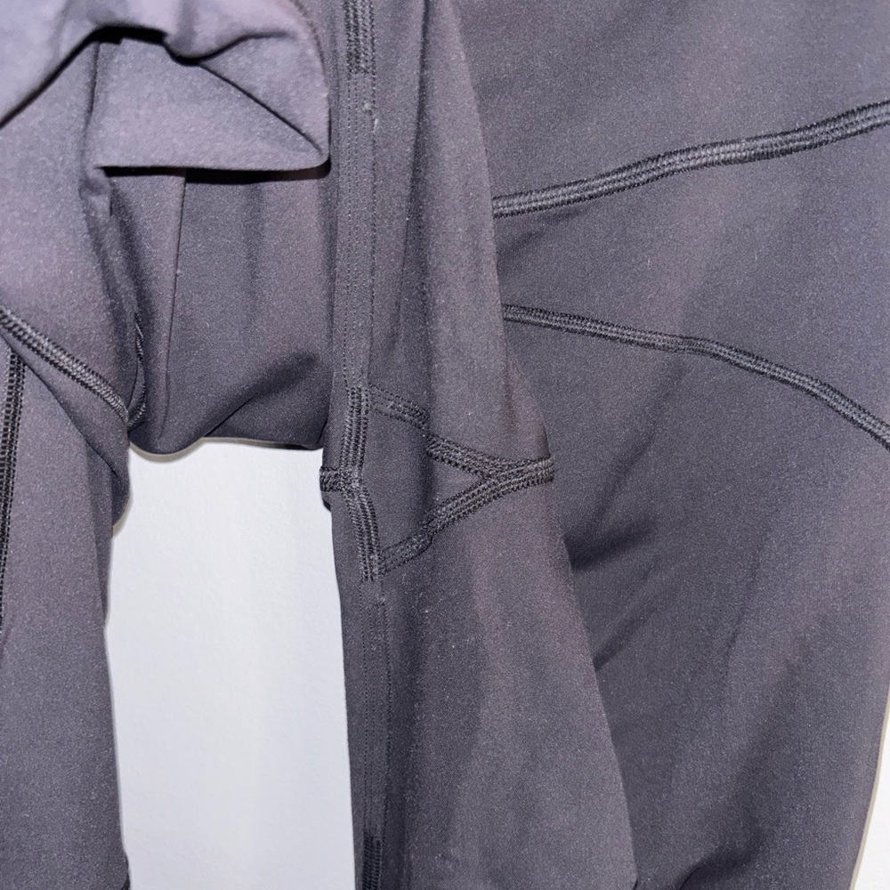 Authentic Lululemon Align High-Rise 28 -Discontinued - Picture 7 of 8